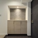 【玄関】 玄関の様子です。エコカラット仕様で雰囲気のある空間に仕上がっています。