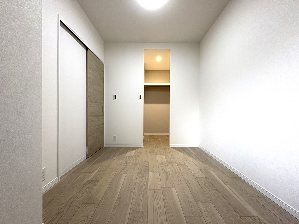 【洋室】 洋室は3部屋。洋室全てに大容量のウォークインクローゼット付き。