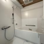 【浴室】 寛げる浴室は追い炊き機能、浴室換気乾燥機能付きで快適なバスタイムをお過ごしいただけます。