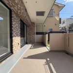 【バルコニー】 バルコニーは2面あります。広々としていてゆとりを感じる空間。専用庭付きです。