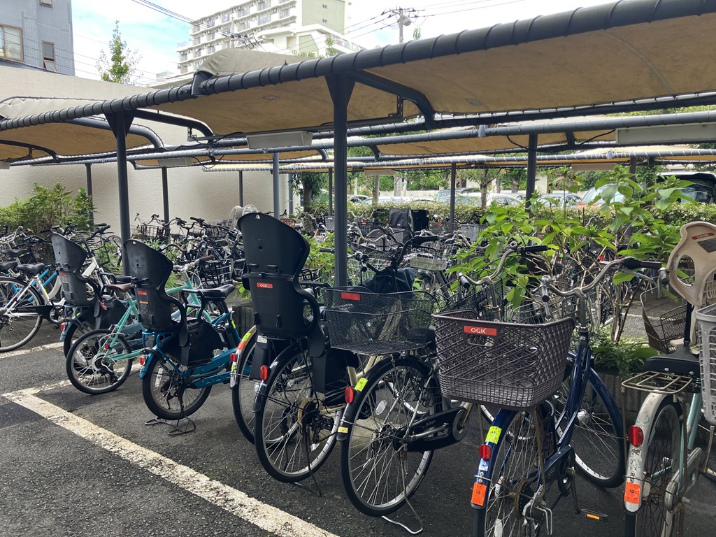 【駐輪場】 駐輪場は年額 1200円。空き状況は随時ご確認ください。