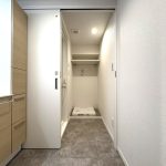 【洗面・脱衣室分離型の間取り】 洗面室と脱衣室は扉で分離できる間取りです。