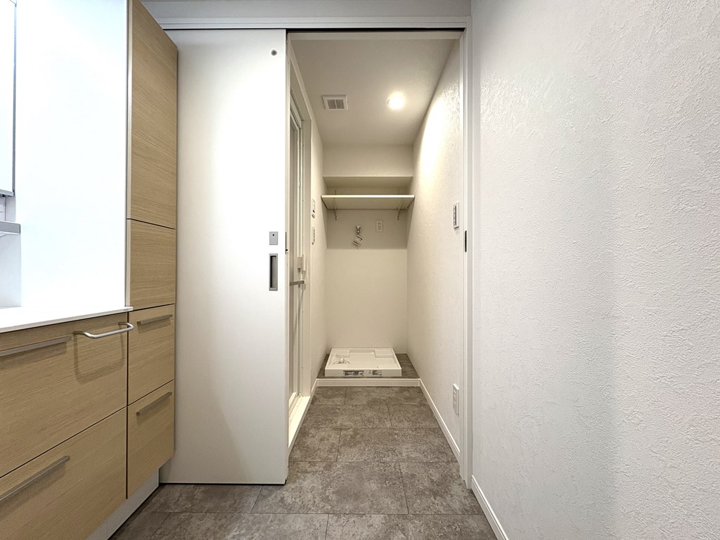 【洗面・脱衣室分離型の間取り】 洗面室と脱衣室は扉で分離できる間取りです。