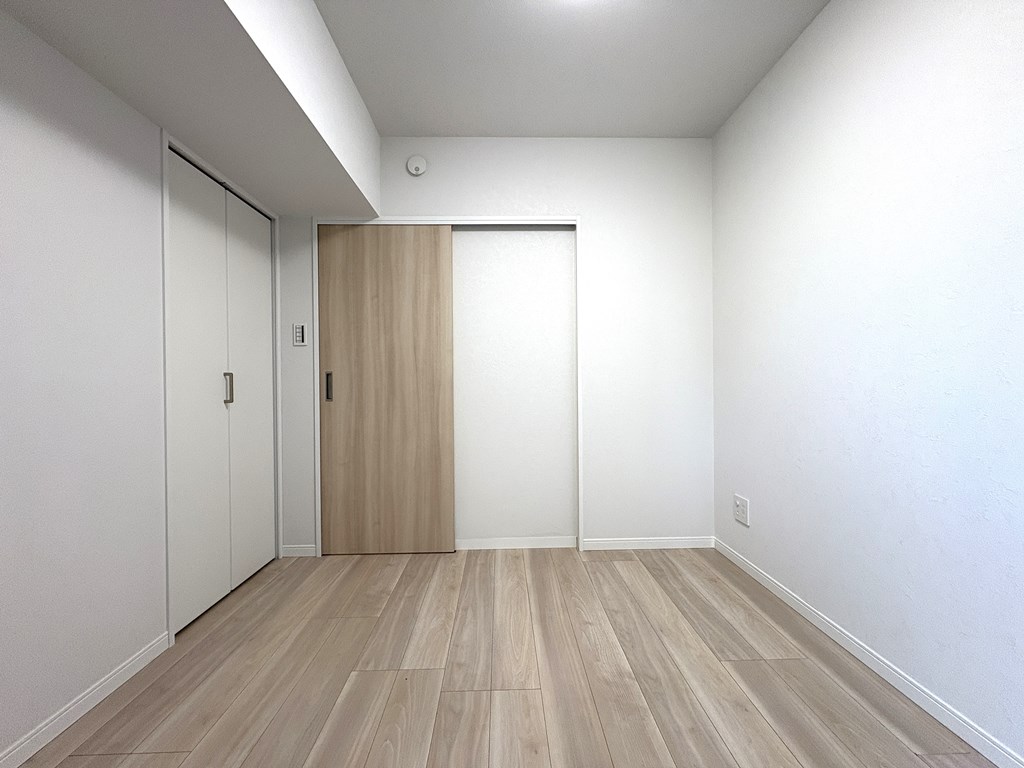 【洋室】 洋室は3部屋あります。全てのお部屋に収納完備。