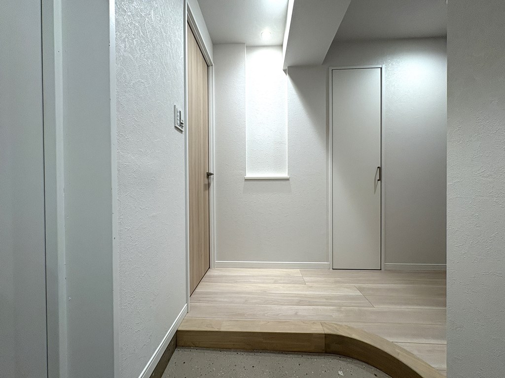 【玄関】 玄関の様子です。