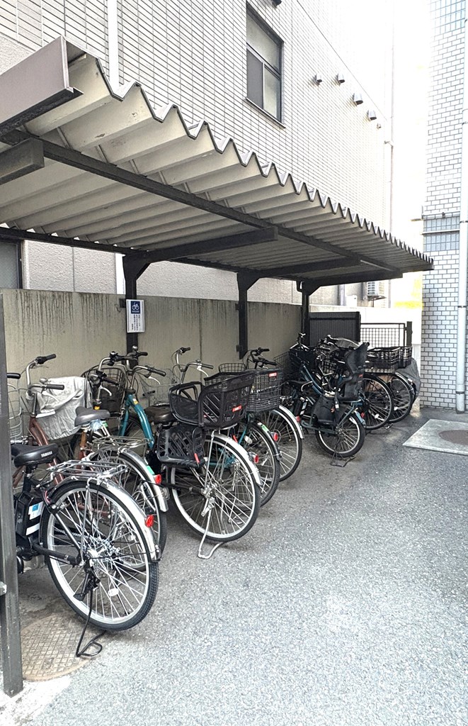 【駐輪場】 駐輪場の様子です。空き状況は随時ご確認ください。