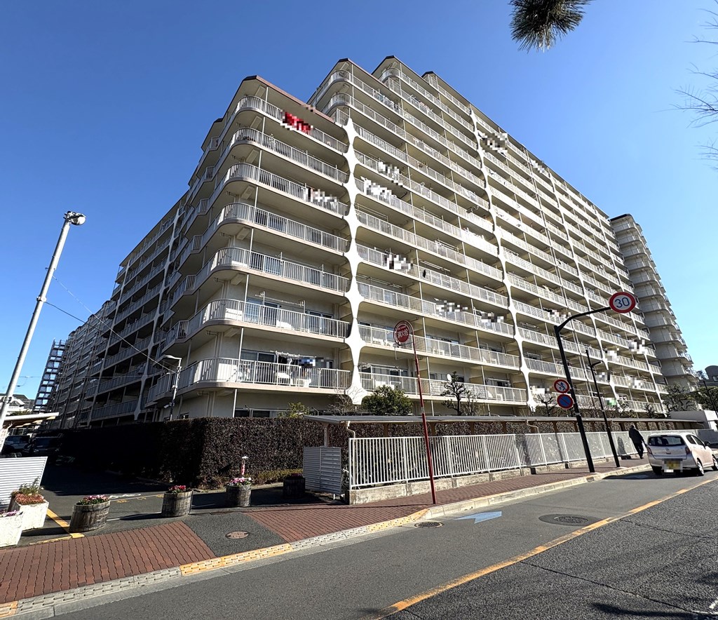 【外観】 西葛西駅、葛西駅が利用可能。近くにはお買い物施設も充実しています。