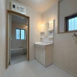 【洗面室】洗面室の様子です。水回りも丁寧にお使いです。