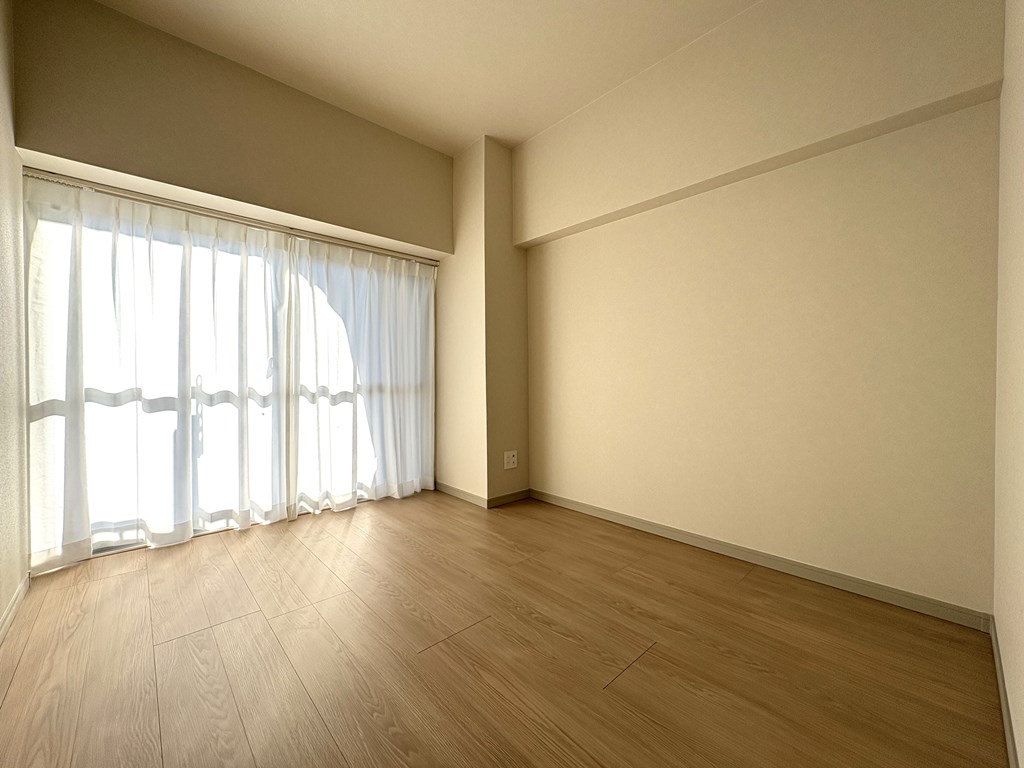 【洋室】 和室が1部屋、洋室が3部屋ある間取り。全てのお部屋に収納完備。ウォークインクローゼットは2か所あります。