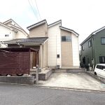 柏市南増尾2丁目中古戸建ては、2011年5月築、アイダ設計施工の住宅。木造かわらぶき2階建て、4LDK。全居室6帖以上、収納付。カースペース有り。お気軽にお問い合わせください。