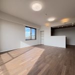 【現地】 南柏パーク・ホームズウイングスクエアは、ペット飼育可能(細則有)。10階建て、南向き9階の角部屋。3面バルコニー有り。オートロックシステム、宅配ボックス完備。お気軽にお問い合わせください。