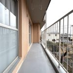 【バルコニー】 南向きバルコニーの様子です。