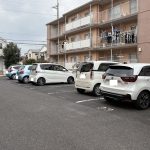 【駐車場】 駐車場の様子です。月額 5000円。空き状況は随時ご確認ください。