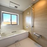 【浴室】 寛げる浴室は追い炊き機能、浴室換気乾燥機能付きで快適なバスタイムをお過ごしいただけます。