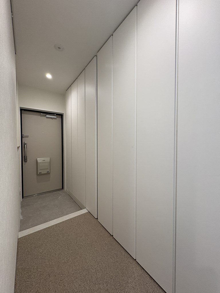 【廊下収納】 大容量のある廊下収納があります。