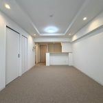 ファミリータウン東陽は、駅チカのペットと暮らせる(細則有)新耐震基準のマンションです。15階建ての最上階、東向きのお部屋。エレベーターは2基あります。リノベ済みなのですぐに新生活が始められます。