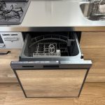 【ビルトイン食洗機】 食洗機は洗浄力、高温の除菌効果、節水効果があります。家事の時短にもなります。