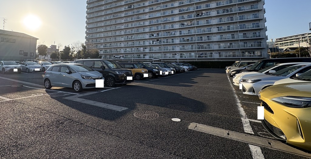 【駐車場】 駐車場は月額 10000円。空き状況は随時ご確認ください。