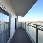 【バルコニー】 南東向きのバルコニー。15階建ての最上階なので開放感があります。