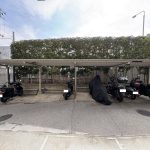 【バイク置き場】 バイク置き場は月額 2000円。空き状況は随時ご確認ください。