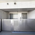 【専用玄関ポーチ】 戸建てのような専用の玄関ポーチがついています。