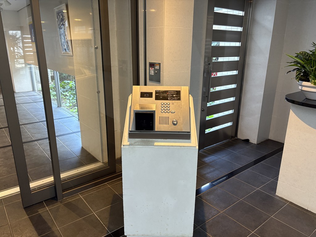 オートロックシステムで安心・安全のセキュリティーです。