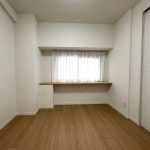 【洋室】 洋室は3部屋あります。全てのお部屋に収納と窓があります。