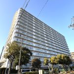 【外観】 1986築、15階建ての最上階のお部屋になります。