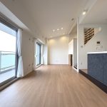 【リビング】 リビングダイニングキッチンは15.6帖の広さがあります。