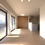 【現地】 ルネプライディアは、東京メトロ有楽町線の豊洲駅徒歩10分にあるペットと暮らせる(細則有)マンションです。2001年築、12階建ての9階のお部屋。運河に囲まれたウォーターフロント。お問い合わせください。