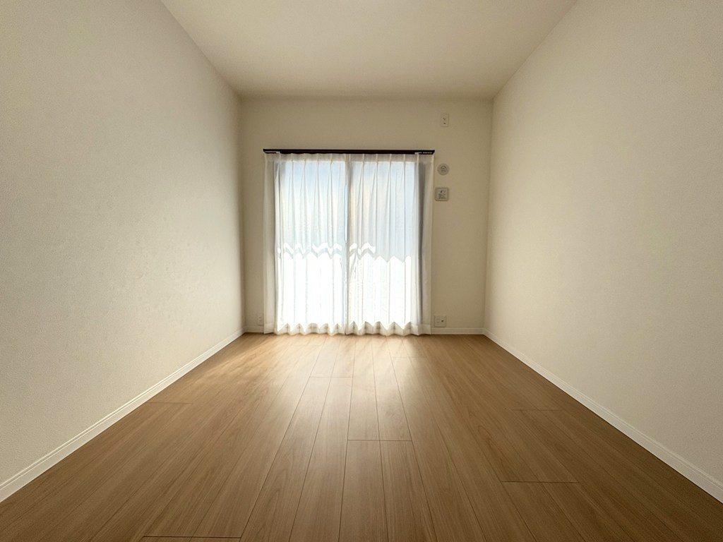 【洋室】 洋室は3部屋あります。全てのお部屋に収納完備されています。