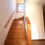【階段部分】 階段部分の様子です。ハウスクリーニング済み。室内も水回りも丁寧にお使いです。