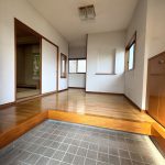 【玄関】 ゆとりを感じる玄関ホール。広いスペースが確保されています。