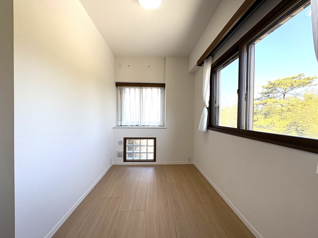 【洋室】 洋室は3部屋あります。全てのお部屋に収納完備されています。