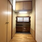 【茶道用水屋】 和室の奥のスペースには「水屋」があります。こちらで茶器を洗うことも可能。茶器を収納するスペースもあります。