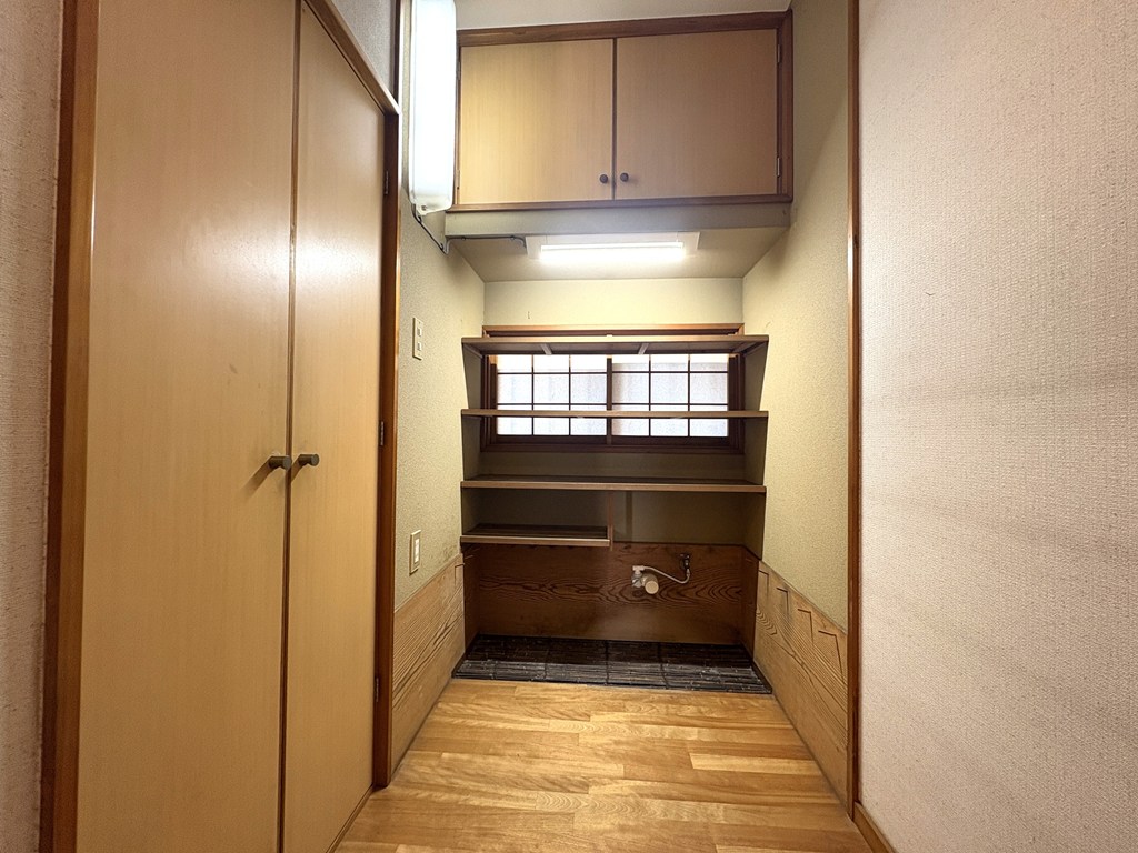 【茶道用水屋】 和室の奥のスペースには「水屋」があります。こちらで茶器を洗うことも可能。茶器を収納するスペースもあります。