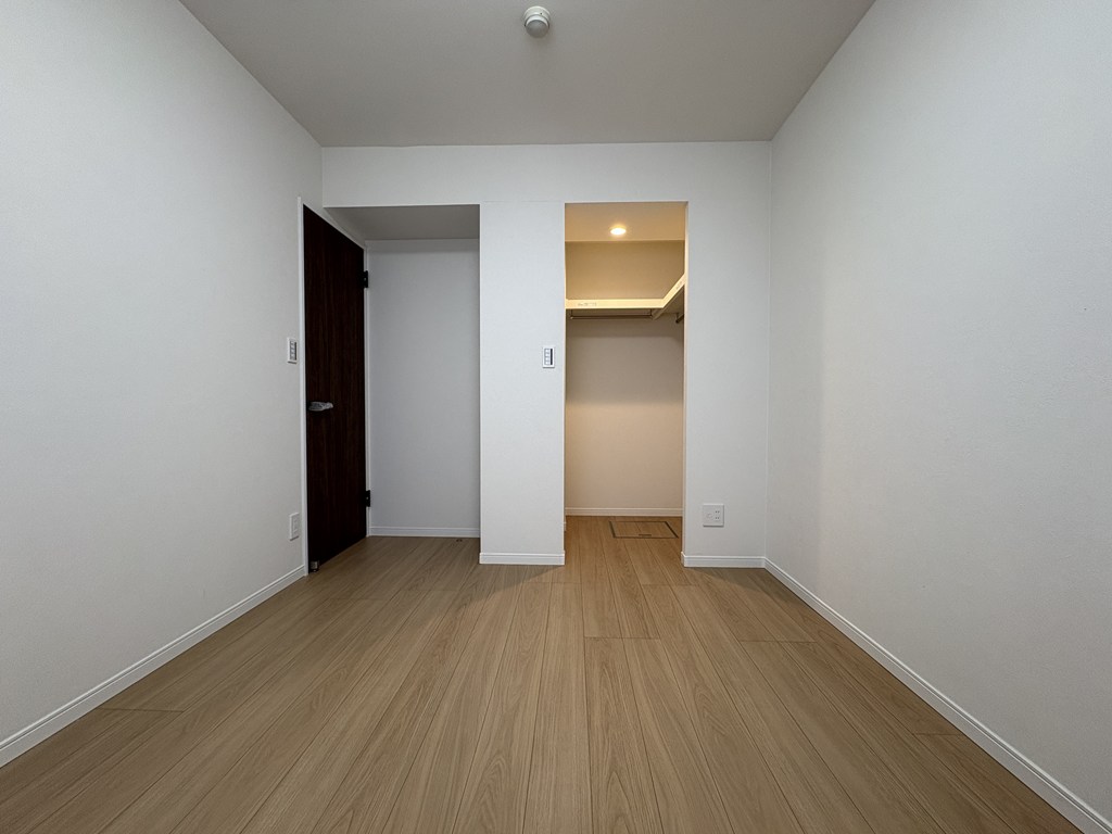 【洋室】 洋室は3部屋あります。全てのお部屋に収納完備されています。